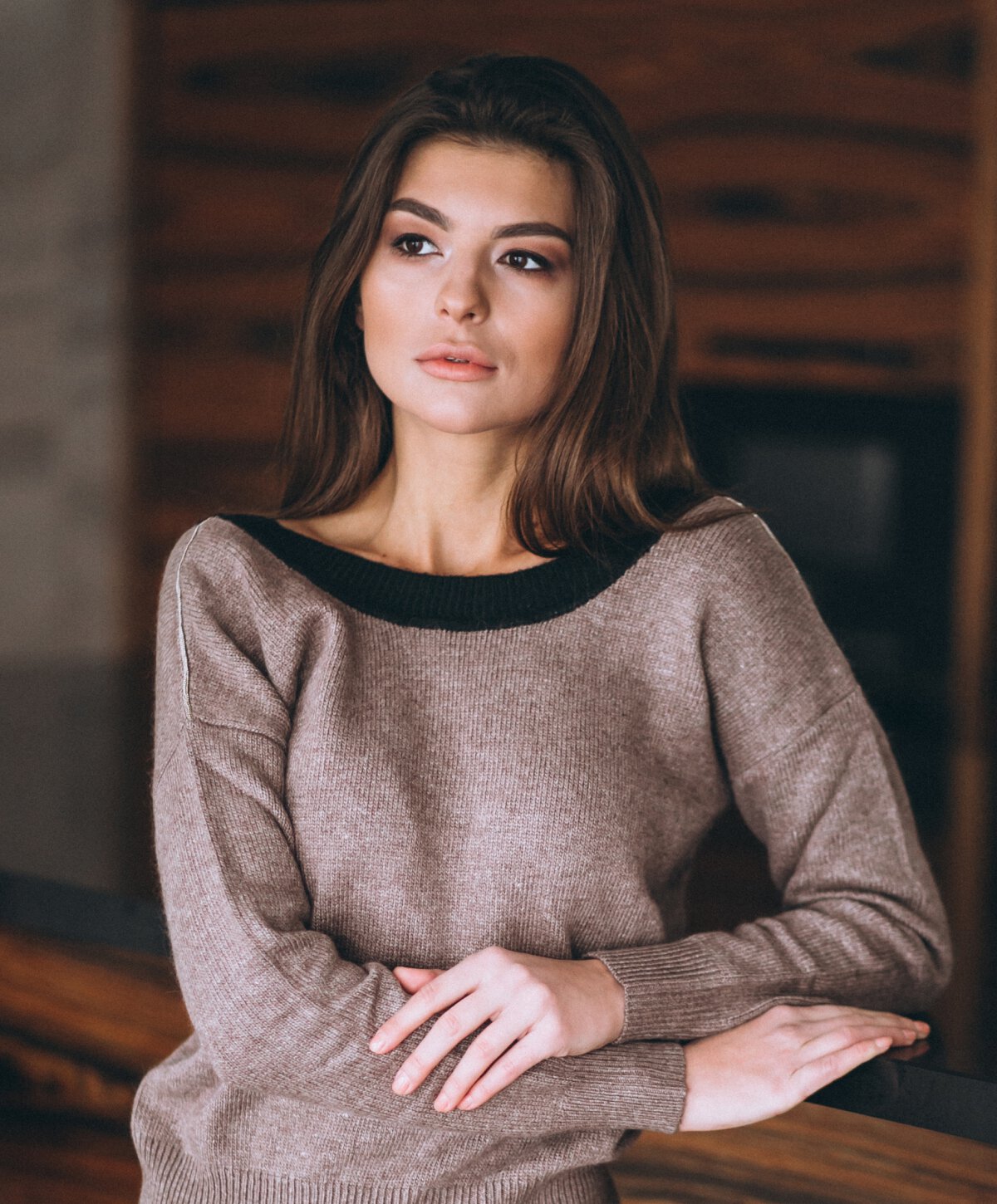 Asheville PDO Threads model with brown hair